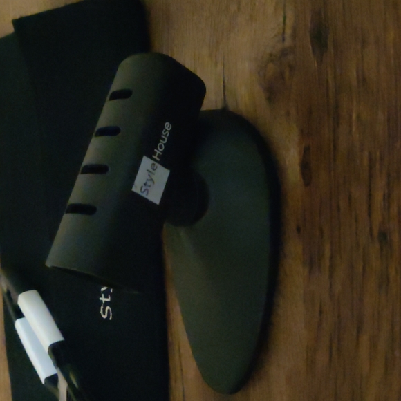 Style House Salon Quality Flat Iron Accessory Set - Picture 4 of 6